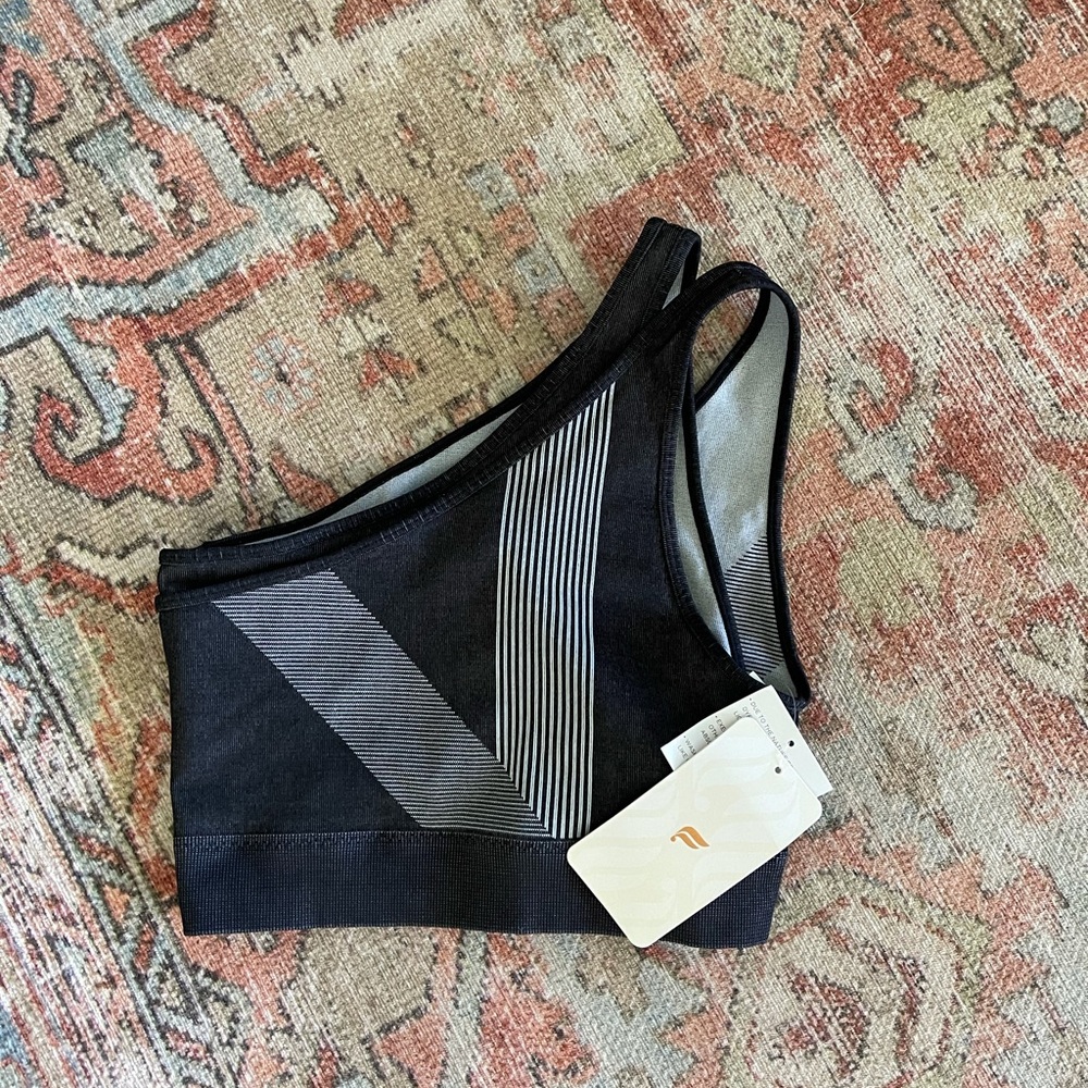 Fabletics Indy Seamless One Shoulder Sports Bra